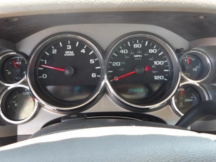 2011-chevrolet-silverado-2500-image-17