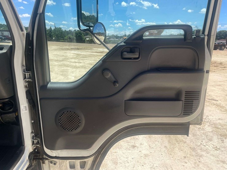 2003-gmc-w4500-image-17