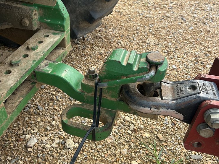 2013-john-deere-8285r-image-15