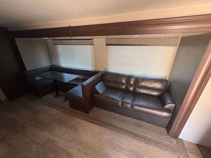 2018-sportsmen-le-32'-bumper-pull-camper-image-18
