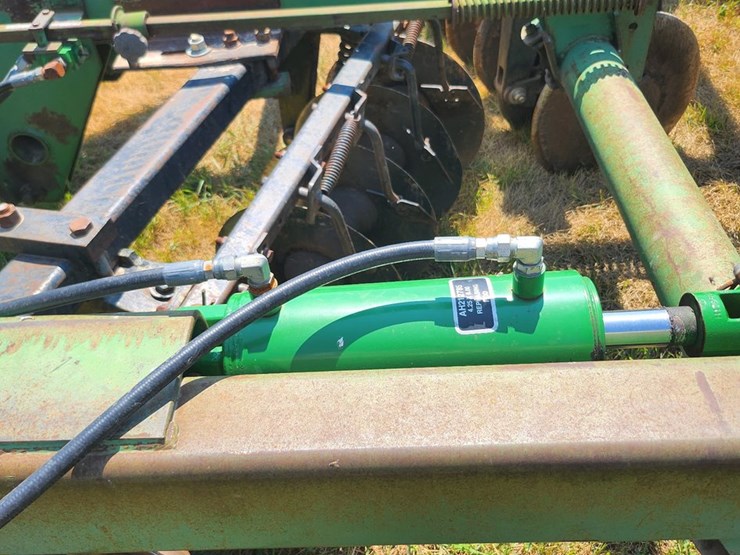 #2806-•-john-deere-tandem-disc-harrow-image-16