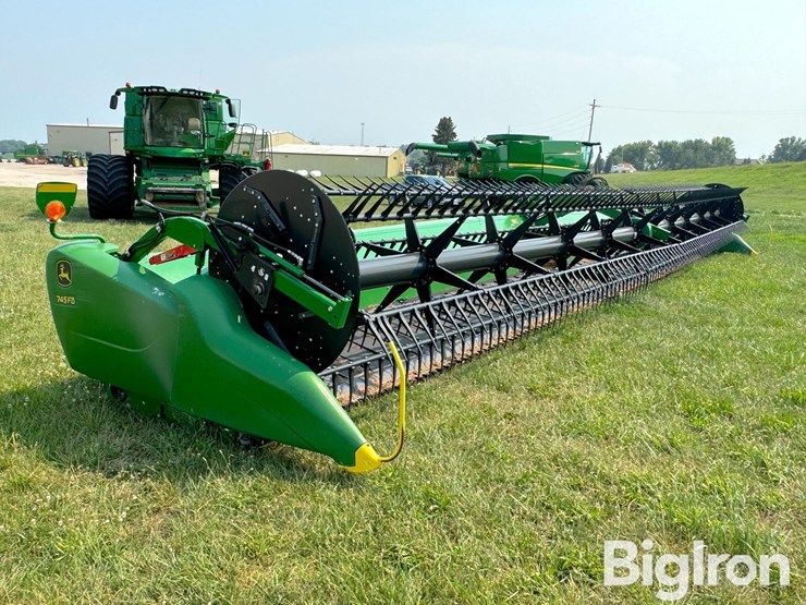 2019-john-deere-745fd-image-3