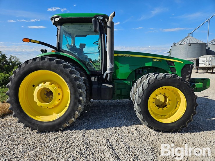 2010-john-deere-8295r-image-4