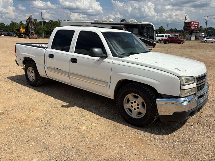 2006-chevrolet-silverado-1500-image-4