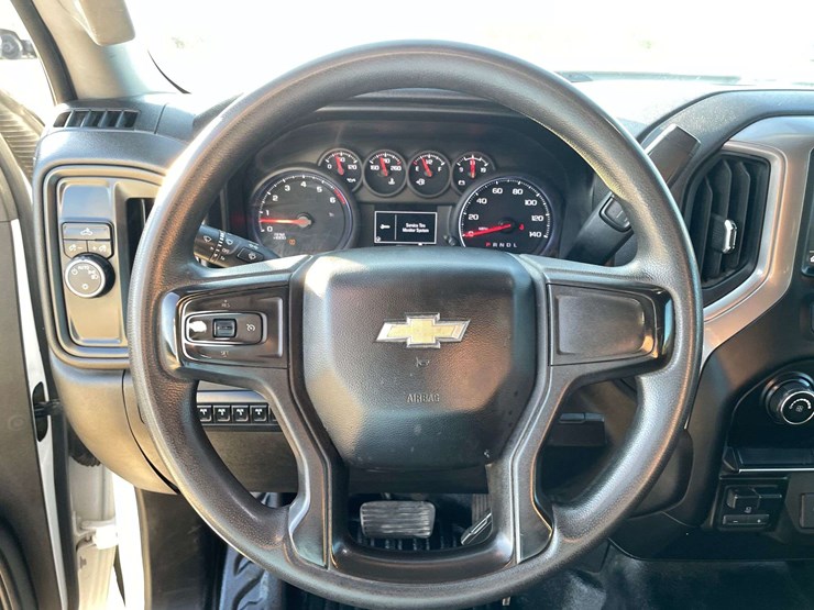2021-chevrolet-silverado-3500-image-12