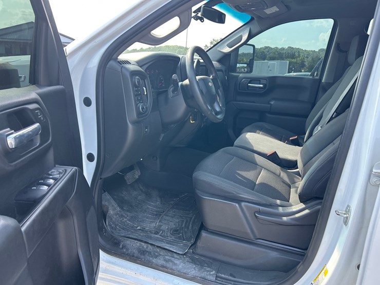 2020-chevrolet-1500-image-10