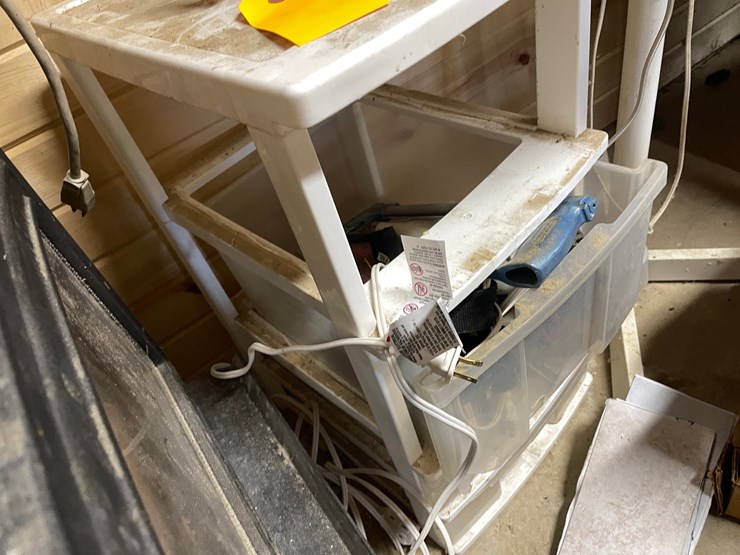 #10178-•-plastic-tote-and-contents-image-2