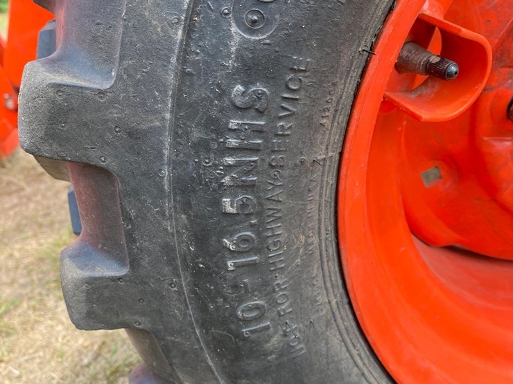 2019-kubota-l4701d-image-12