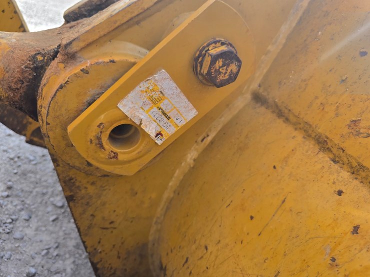 caterpillar-953d-image-28