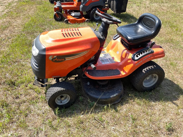 #7977-•-ariens-riding-lawn-mower-image-13