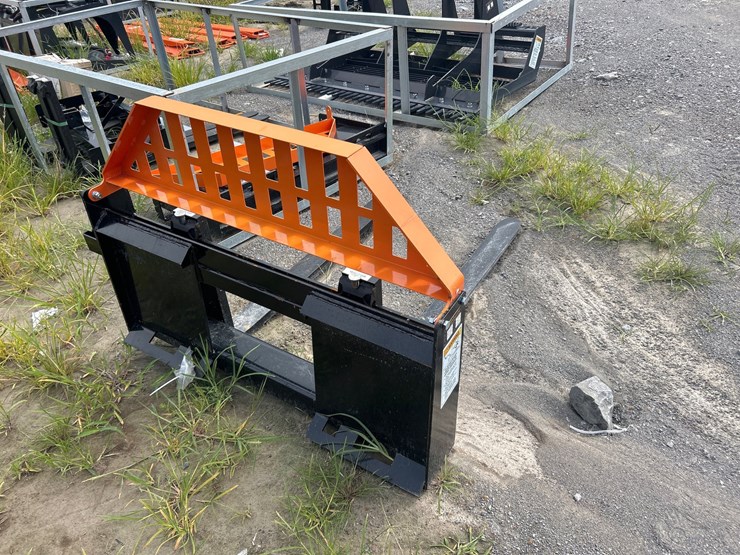 #49-•-skid-steer-pallet-forks-image-2