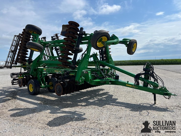 2021-john-deere-2660vt-image-3