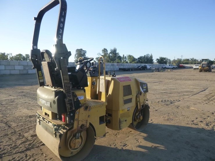 2013-caterpillar-cb22-image-4
