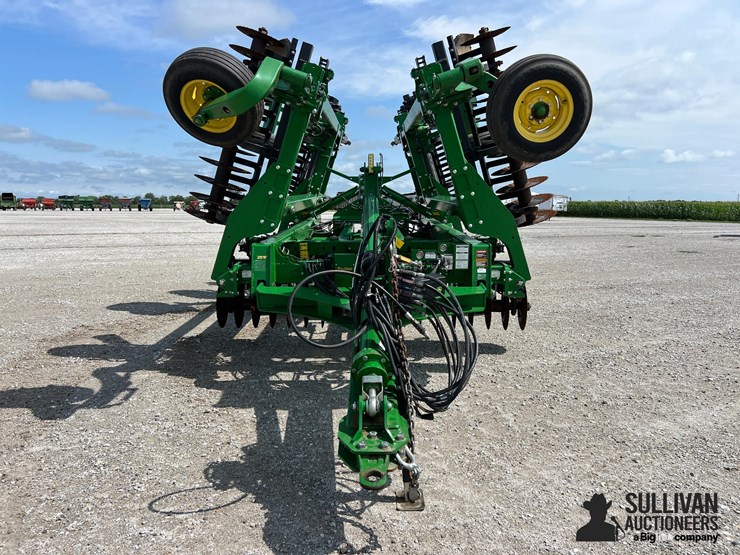 2021-john-deere-2660vt-image-2