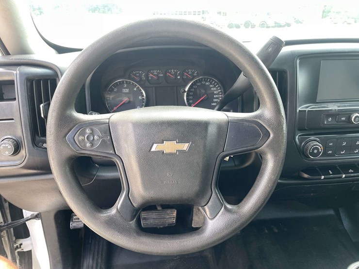 2017-chevrolet-silverado-1500-image-12