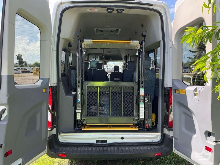 2019-ford-transit-image-15