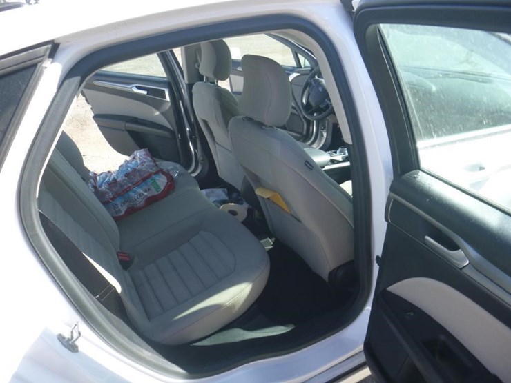2018-ford-fusion-sedan-image-8