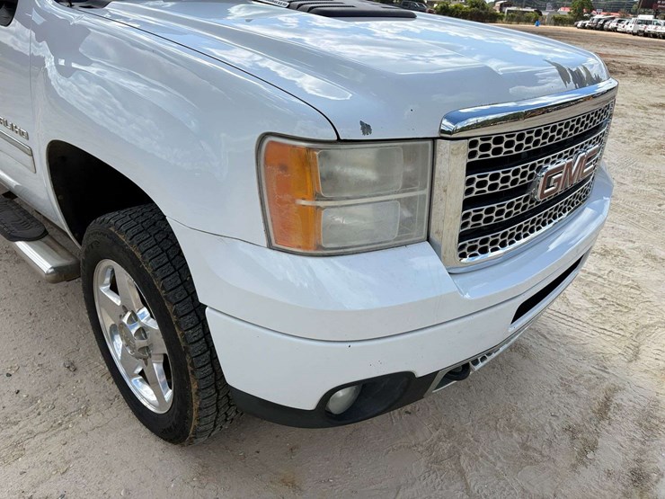 2013-gmc-sierra-2500hd-image-6