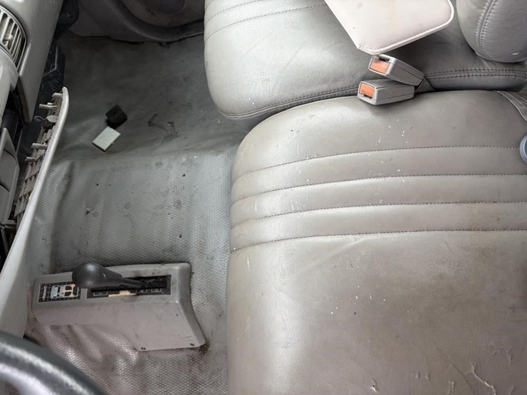 1997-chevrolet-k2500-image-18