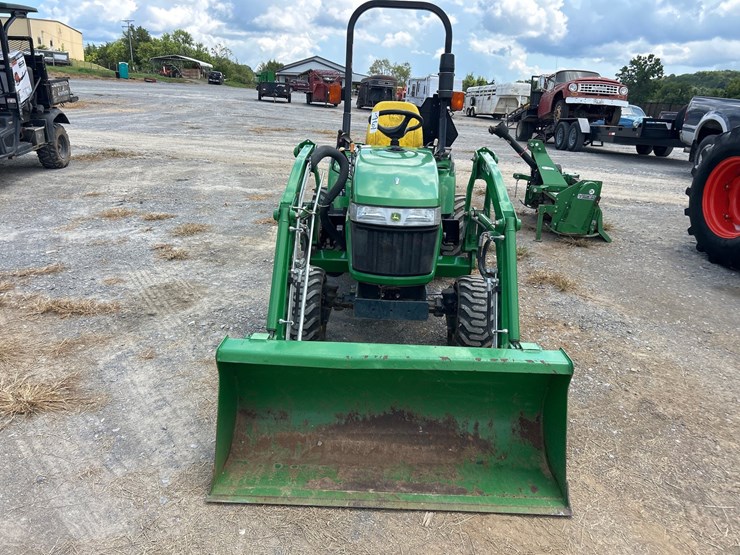 john-deere-2305-image-8