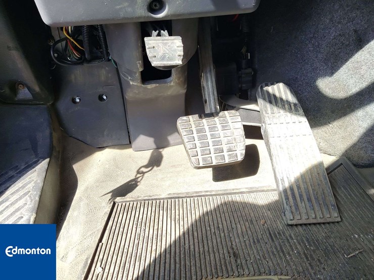 2016-freightliner-114sd-image-26