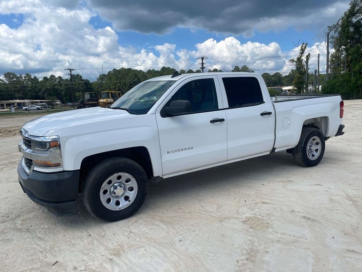 2018-chevrolet-silverado-1500-image-1