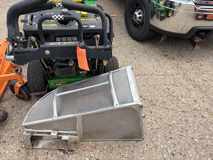 #8382-•-john-deere-wh36a-mower-image-2