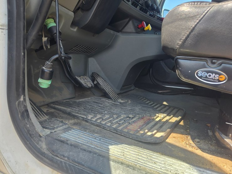2019-kenworth-t880-image-73