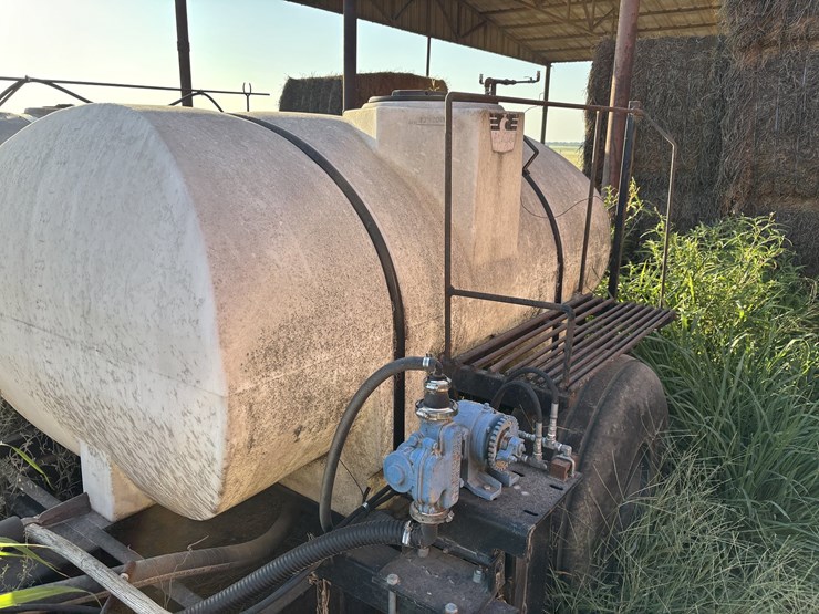 1000-gallon-sprayer-image-2
