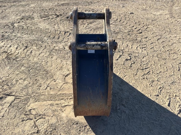 12"-central-fabricators-backhoe-bucket-image-6