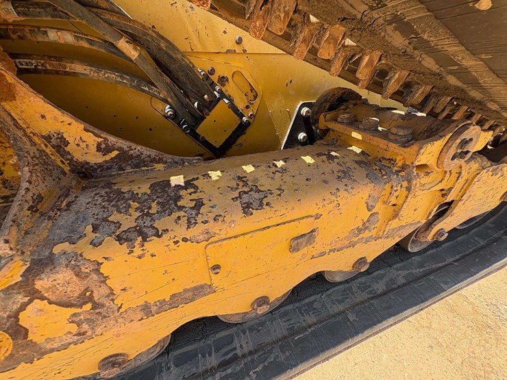 2020-caterpillar-299d3-image-25