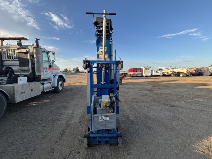 upright-068002-101-man-lift-image-6