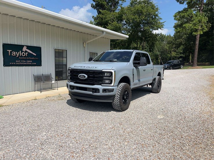 2024-ford-f250-image-2