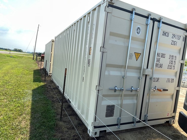 #404-•-20'-shipping-container-image-4