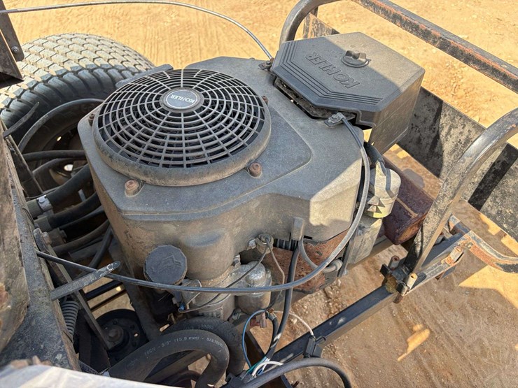 dixie-chopper-50"-zero-turn-lawn-mower-image-14