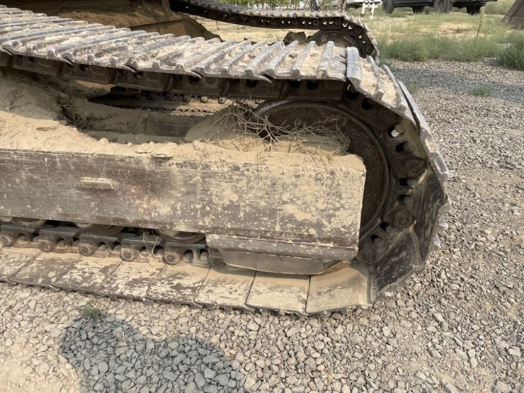 caterpillar-225-image-14