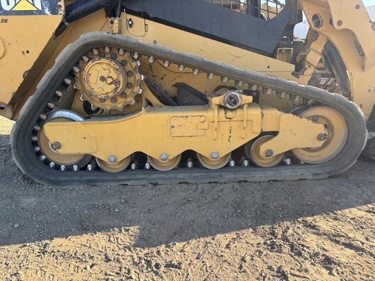 2016-caterpillar-259d-image-17