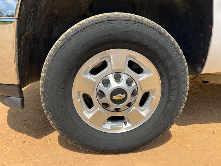 2011-chevrolet-2500hd-image-9