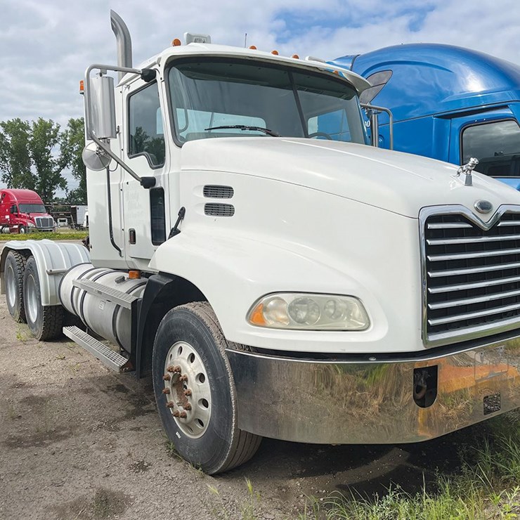 2006 MACK CX613