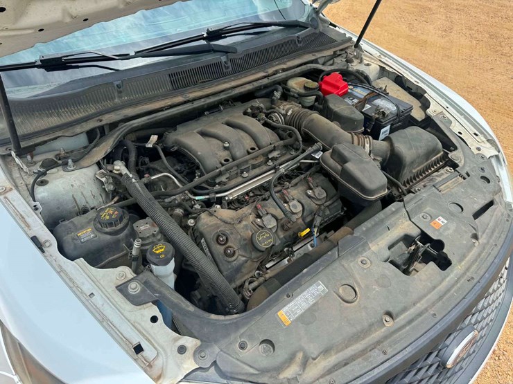 2015-ford-taurus-4-door-sedan-police-(179,713-miles)-image-9
