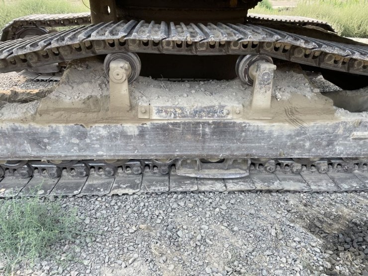 caterpillar-225-image-11