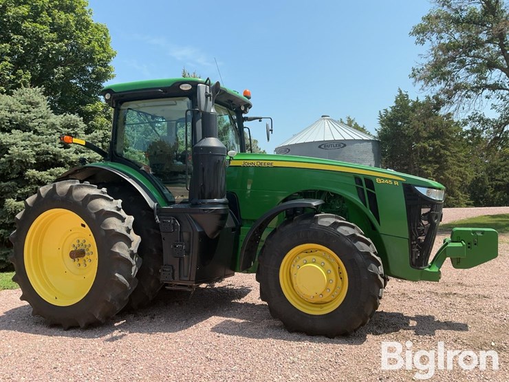 2018-john-deere-8245r-image-3