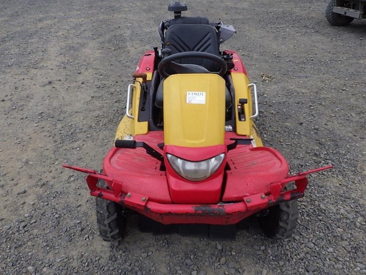 canycom-cmx2402-ride-on-mower-image-2