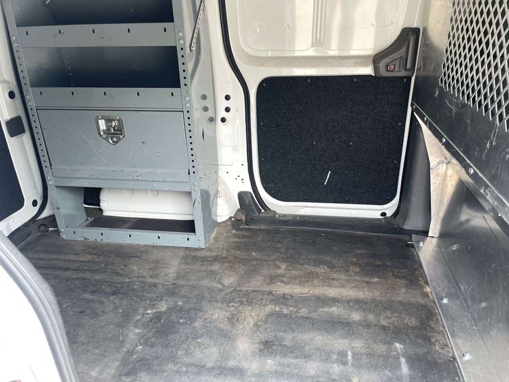 2015-nissan-nv200-image-16