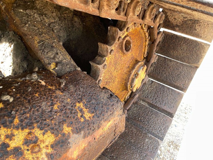 caterpillar-d4c-image-12