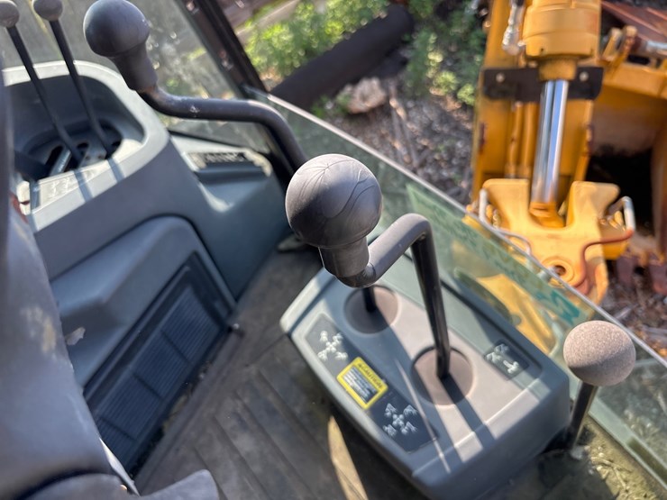 2005-deere-310g-image-14