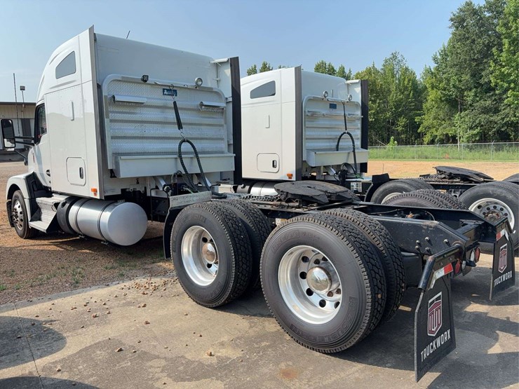 2022-kenworth-t680-image-3