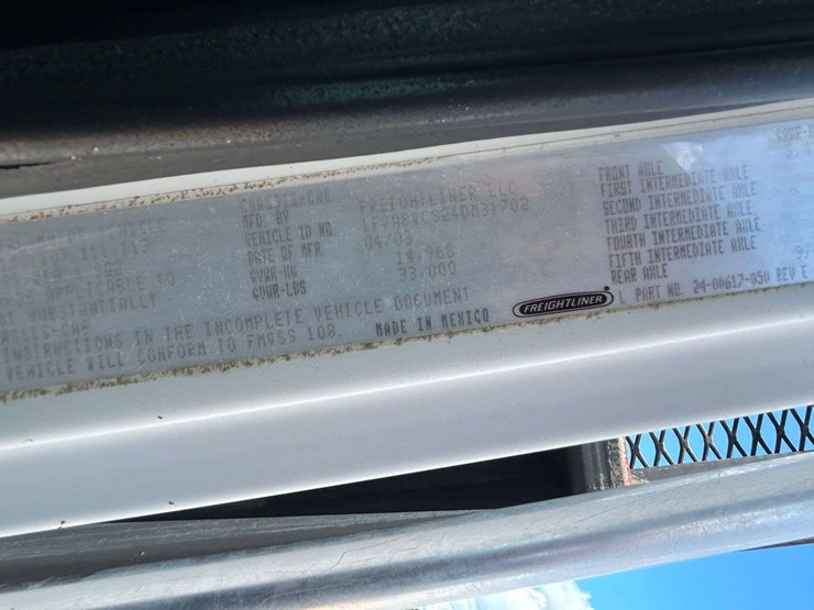 2004-freightliner-fl80-image-62
