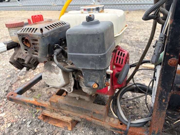 #8387-•-500-gallon-sprayer-system-image-10