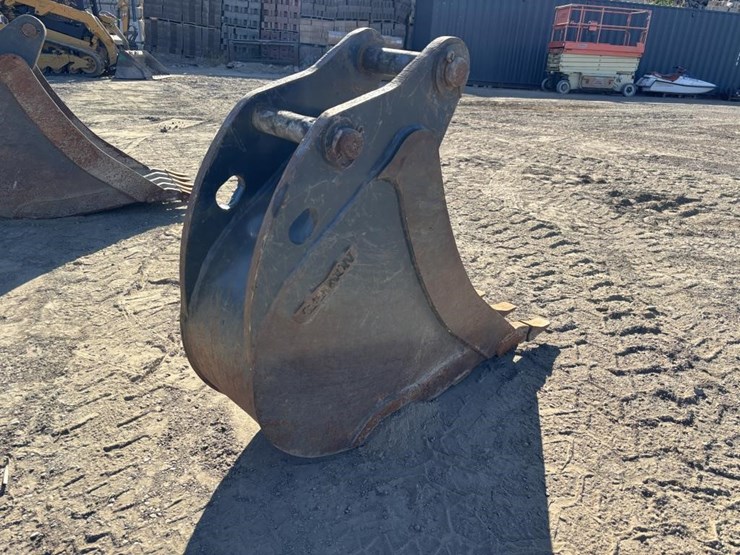 12"-central-fabricators-backhoe-bucket-image-3
